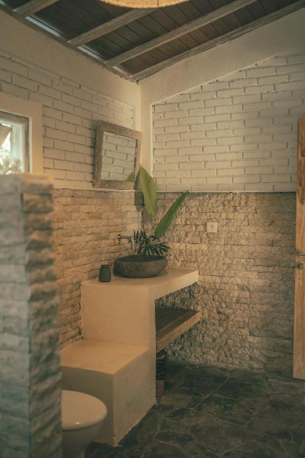 Cari Surf Camp & Studio'S Uluwatu  Exterior photo