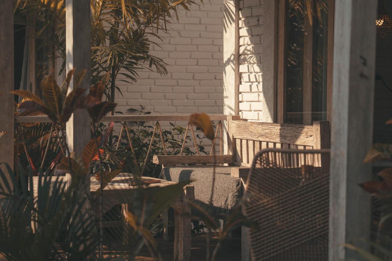 Cari Surf Camp & Studio'S Uluwatu  Exterior photo